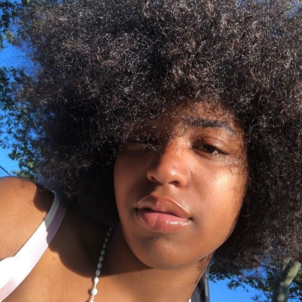 Meet your Posher, Zhania
